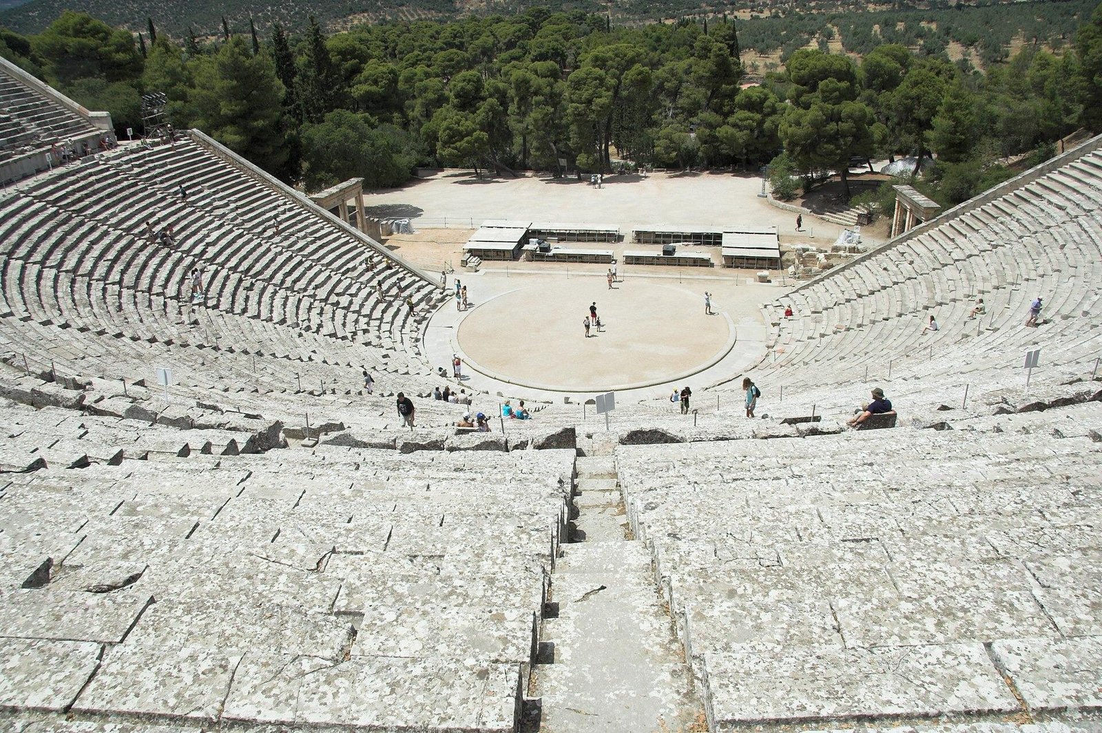 Πανοραμική άποψη του Αρχαίου Θεάτρου της Επιδαύρου