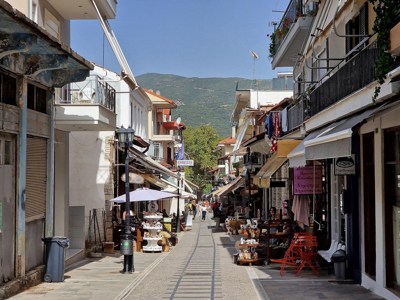 Ο κεντρικός πεζόδρομος των Καλαβρύτων